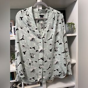 Ann Taylor Factory - EUC - light green, floral white/black/grey XL - long sleeve